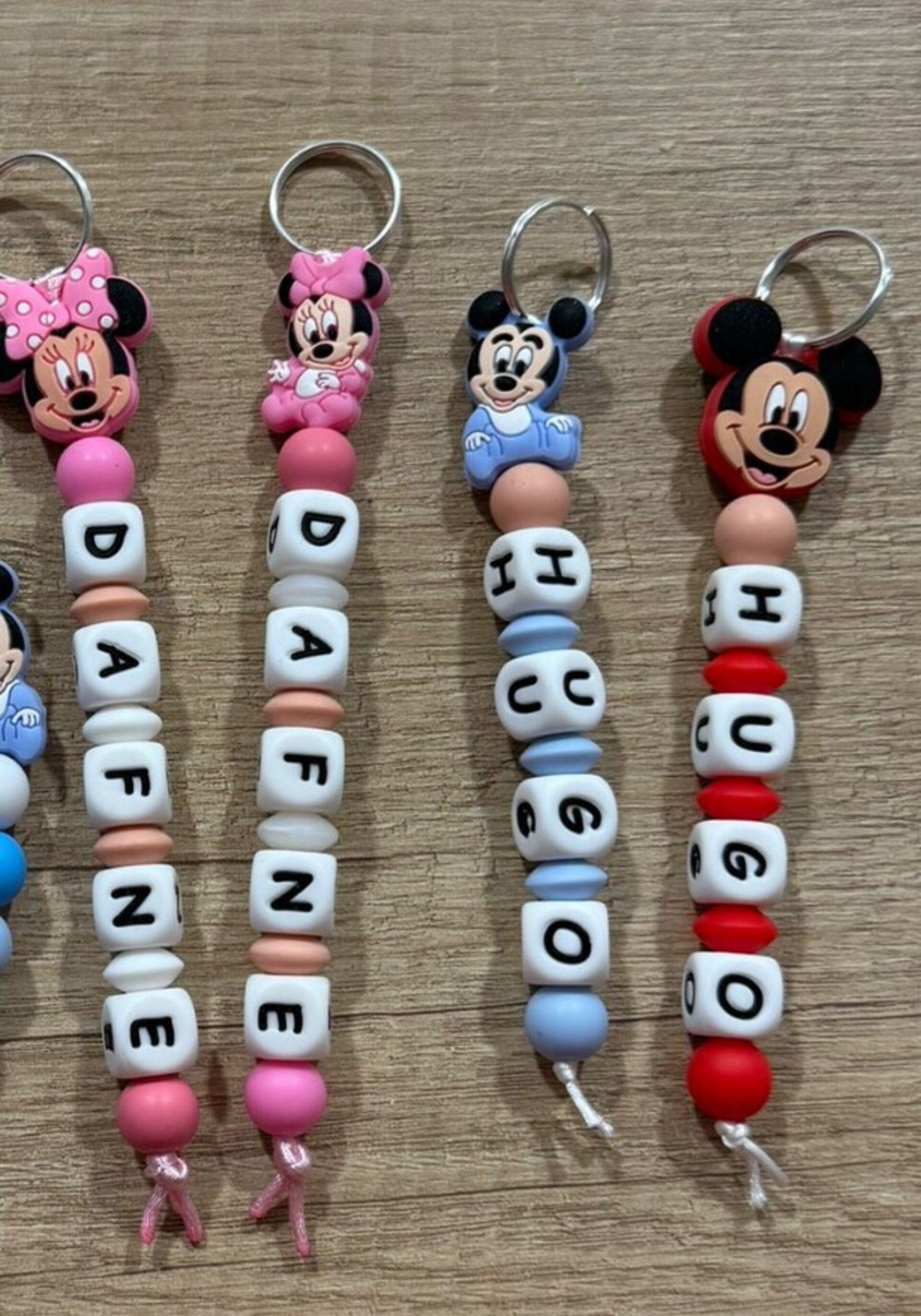 Llaveros personalizados de hilo - 9